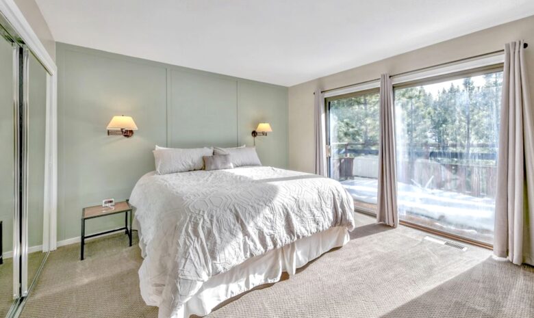 Upstairs bedroom, Cal King with private deck.