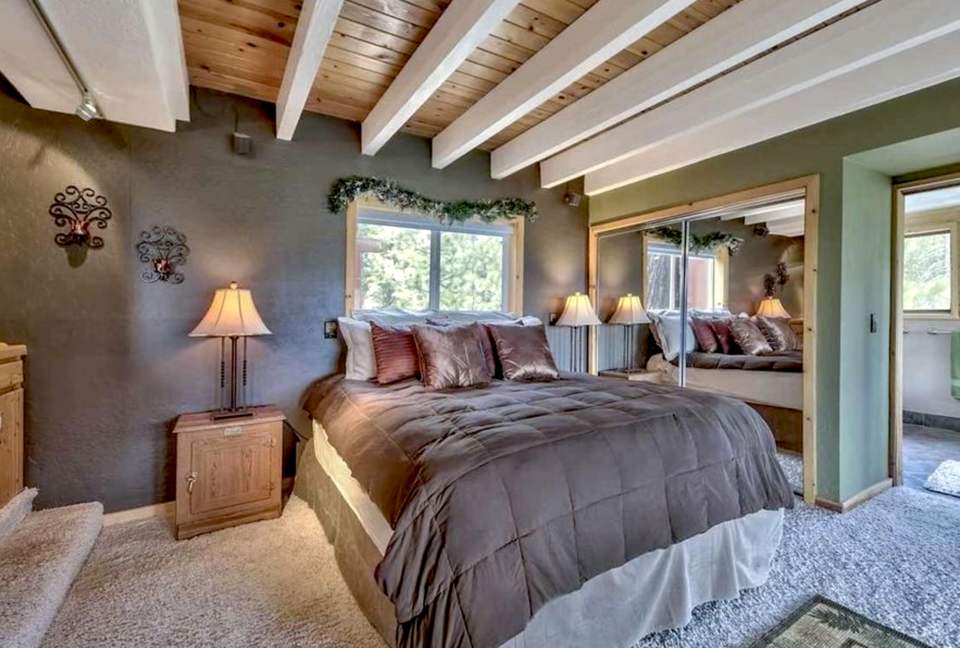 Main Master #2 bedroom with en-suite bath.