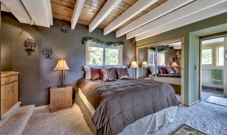 Main Master #2 bedroom with en-suite bath.