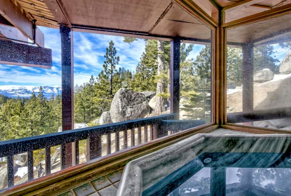 Hot tub for 6 adults just outside Main Master #2.