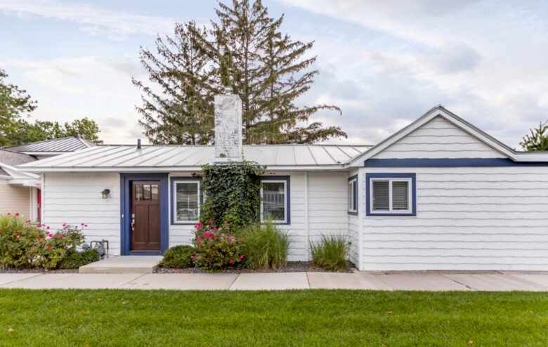 Lake Michigan Beachfront Cottage - South Haven, Michigan