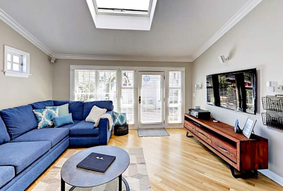 Pierpont Beach House - Ventura, California