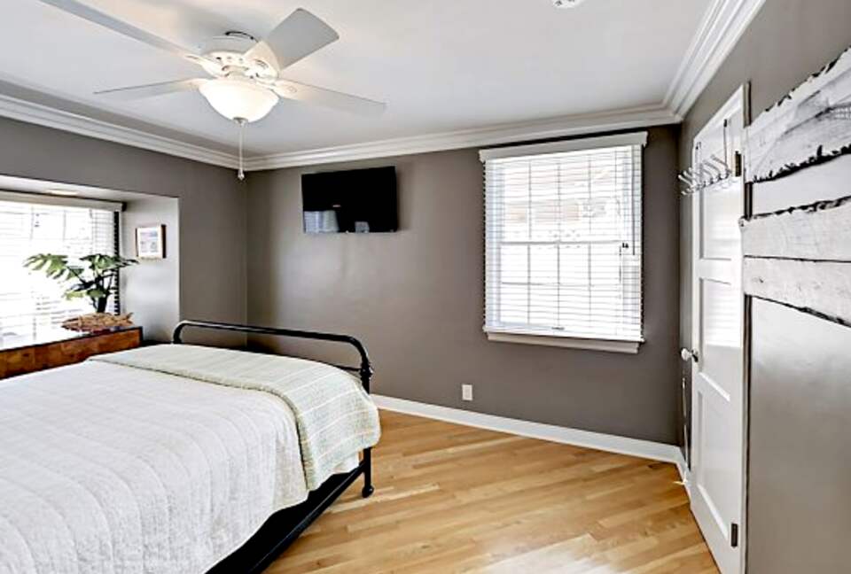 Pierpont Beach House - Ventura, California