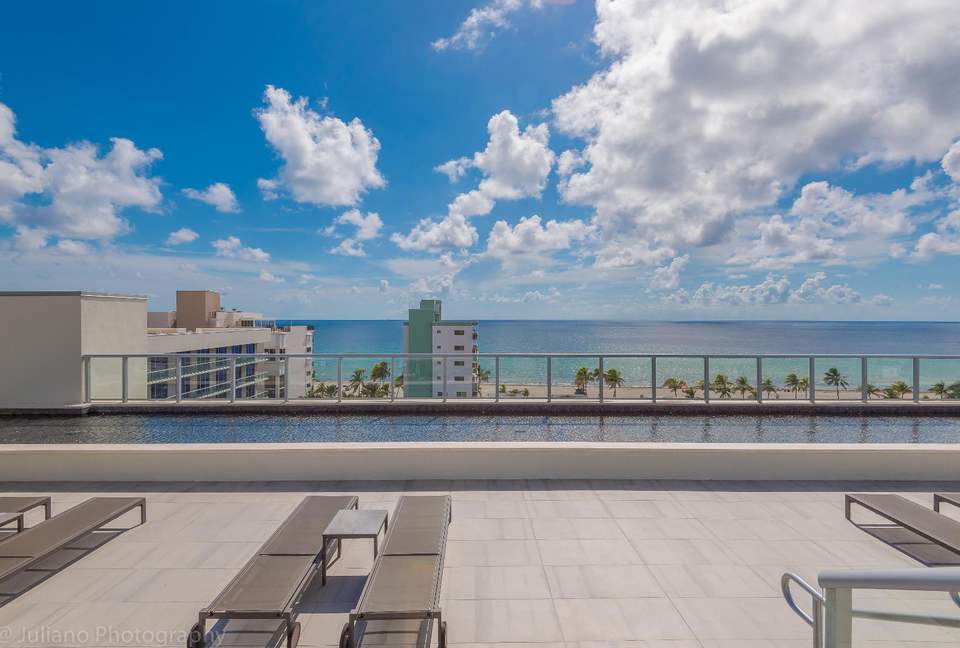 Contemporary Costa Hollywood Beach Resort - Hollywood, Florida