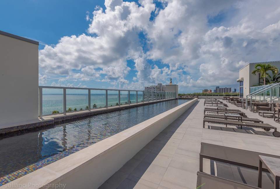 Contemporary Costa Hollywood Beach Resort - Hollywood, Florida
