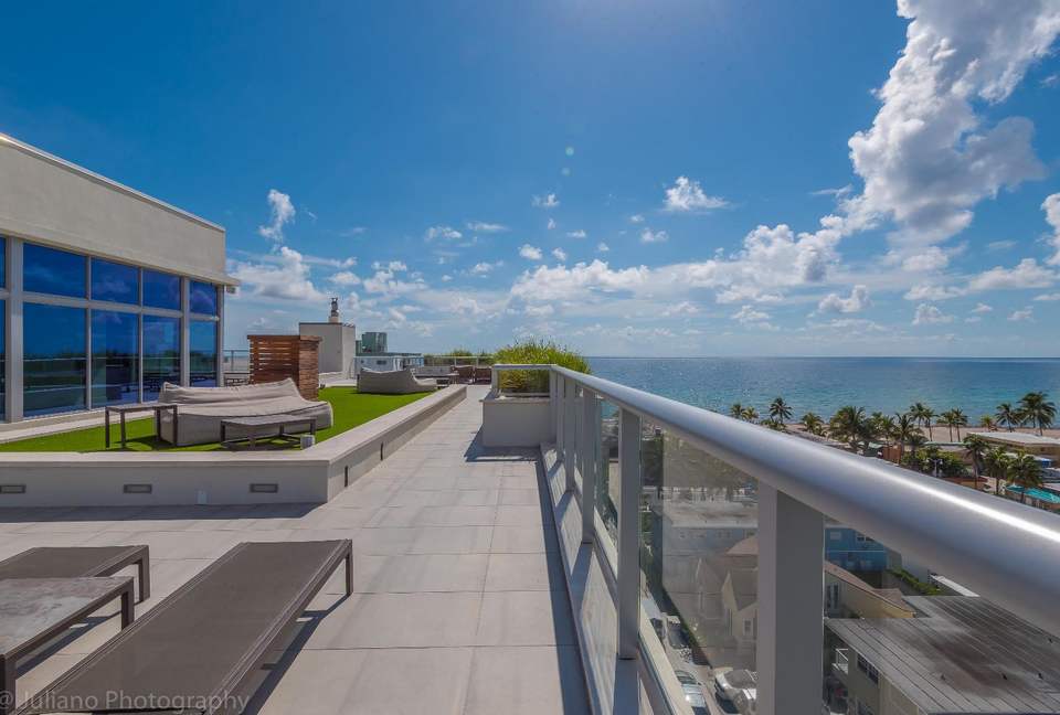 Contemporary Costa Hollywood Beach Resort - Hollywood, Florida