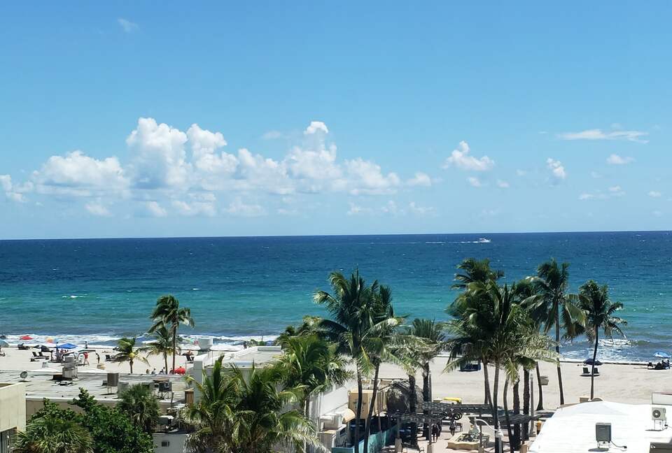 Contemporary Costa Hollywood Beach Resort - Hollywood, Florida