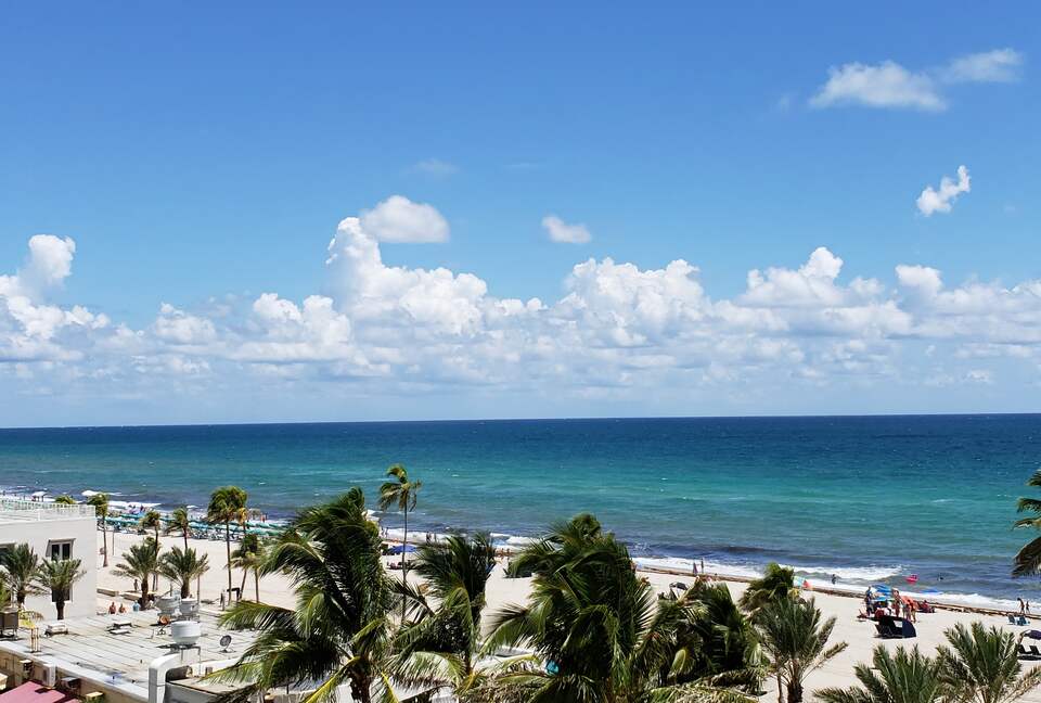 Contemporary Costa Hollywood Beach Resort - Hollywood, Florida