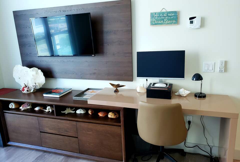 Contemporary Costa Hollywood Beach Resort - Hollywood, Florida