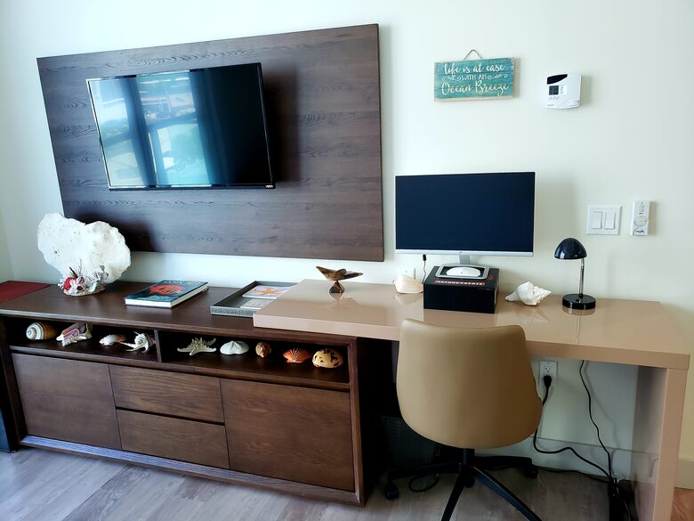 Contemporary Costa Hollywood Beach Resort - Hollywood, Florida