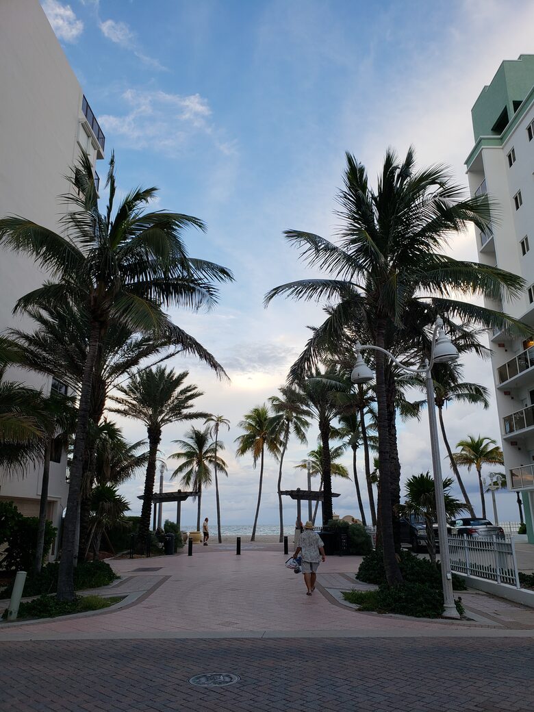 Contemporary Costa Hollywood Beach Resort - Hollywood, Florida