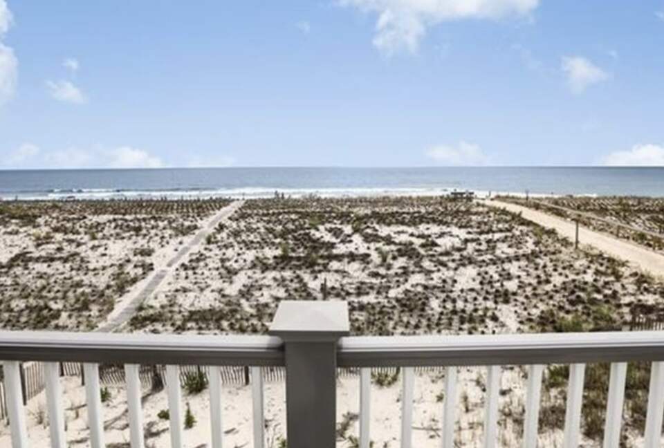 LBI Oceanfront Beach House - Brant beach, New Jersey