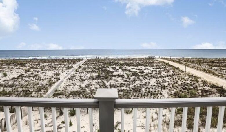 LBI Oceanfront Beach House - Brant beach, New Jersey