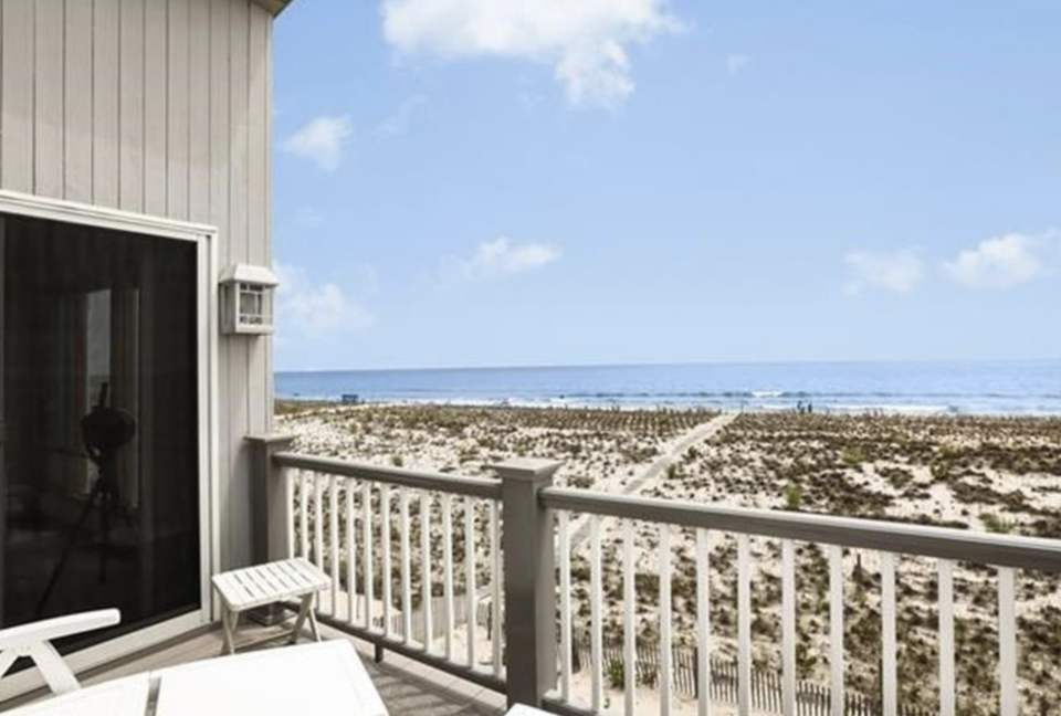 LBI Oceanfront Beach House - Brant beach, New Jersey