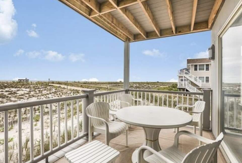 LBI Oceanfront Beach House - Brant beach, New Jersey