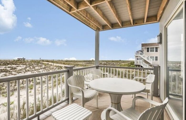LBI Oceanfront Beach House - Brant beach, New Jersey
