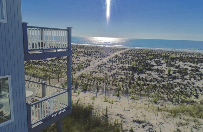 LBI Oceanfront Beach House - Brant beach, New Jersey