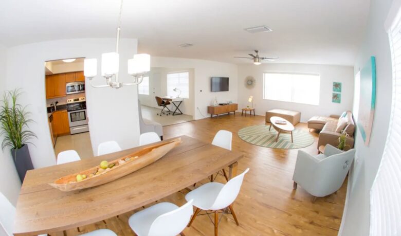 St Pete Beach Home - St Pete Beach, Florida