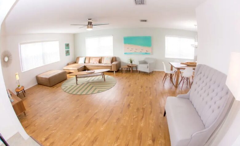 St Pete Beach Home - St Pete Beach, Florida