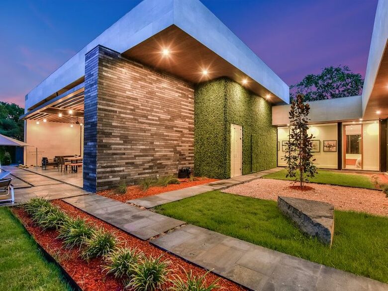 ABOVE - Pinnacle Estate - Austin, Texas