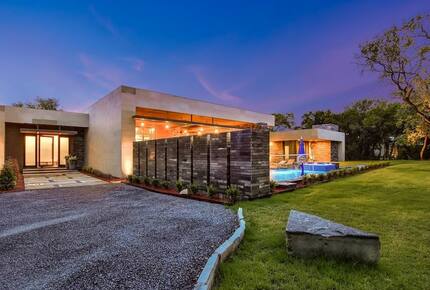 ABOVE - Pinnacle Estate - Austin, Texas