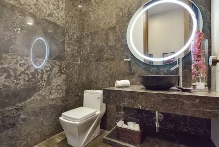 ABOVE - Pinnacle Estate - Austin, Texas