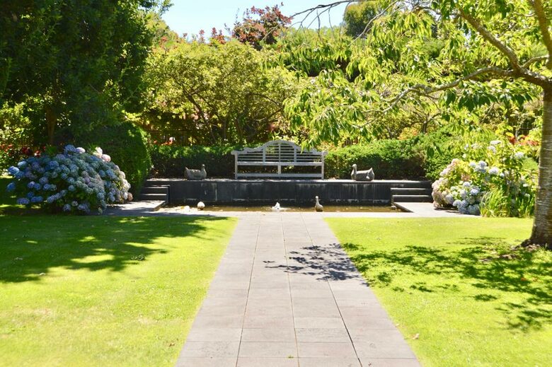 Lyncroft Estate - 30 Private Acres, 3 Acres of Manicured Gardens! - Shoreham, Australia