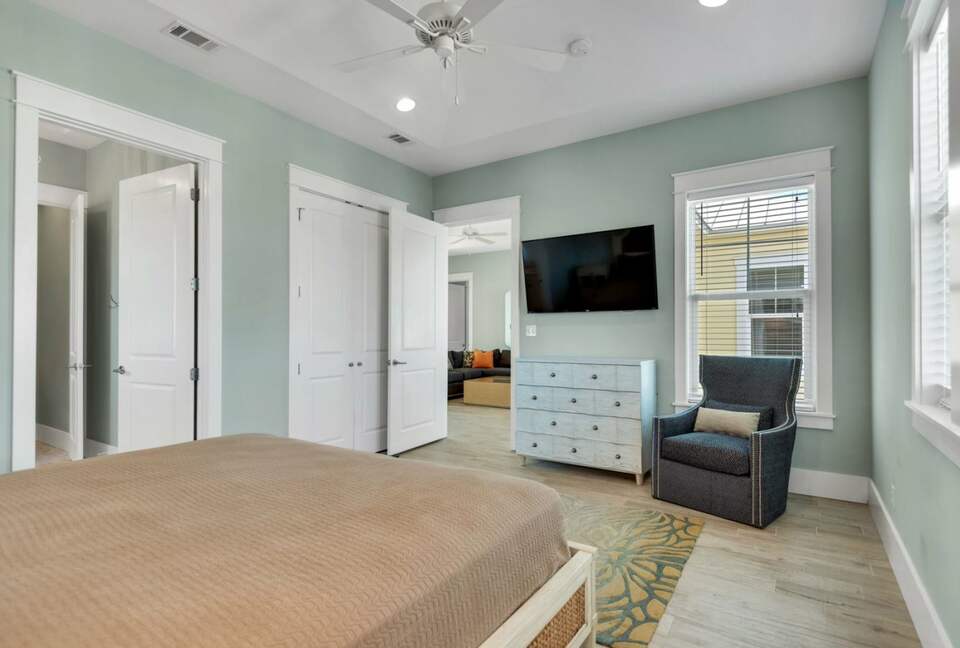 Born To Sun - Miramar Beach, Florida