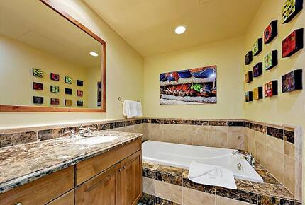 Beaver Creek Landing - Ski-In/Ski-Out - Avon, Colorado