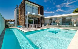 Award-Winning Kiwi Beach! - Waimarama, New Zealand