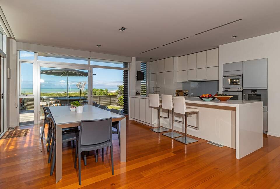 Award-Winning Kiwi Beach! - Waimarama, New Zealand