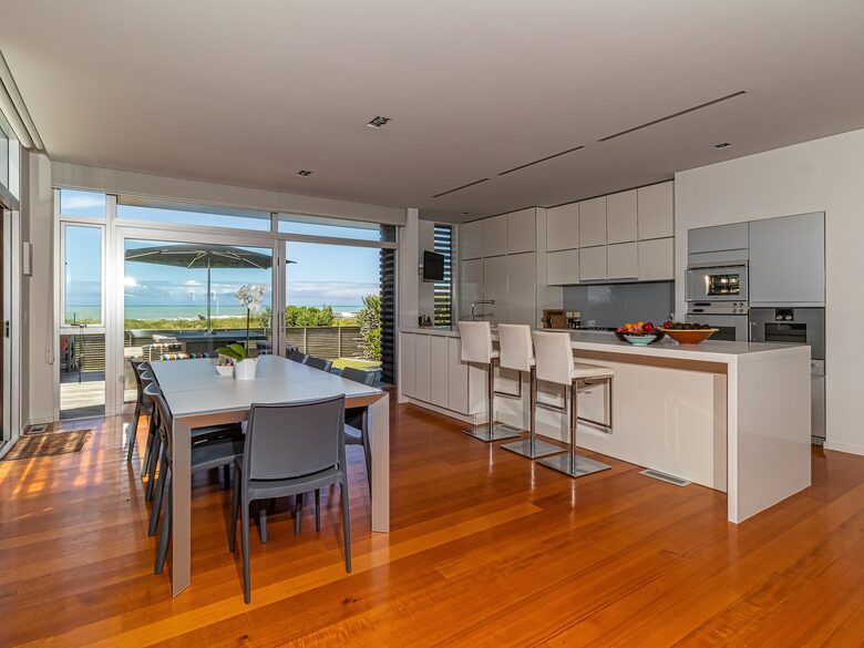 Award-Winning Kiwi Beach! - Waimarama, New Zealand