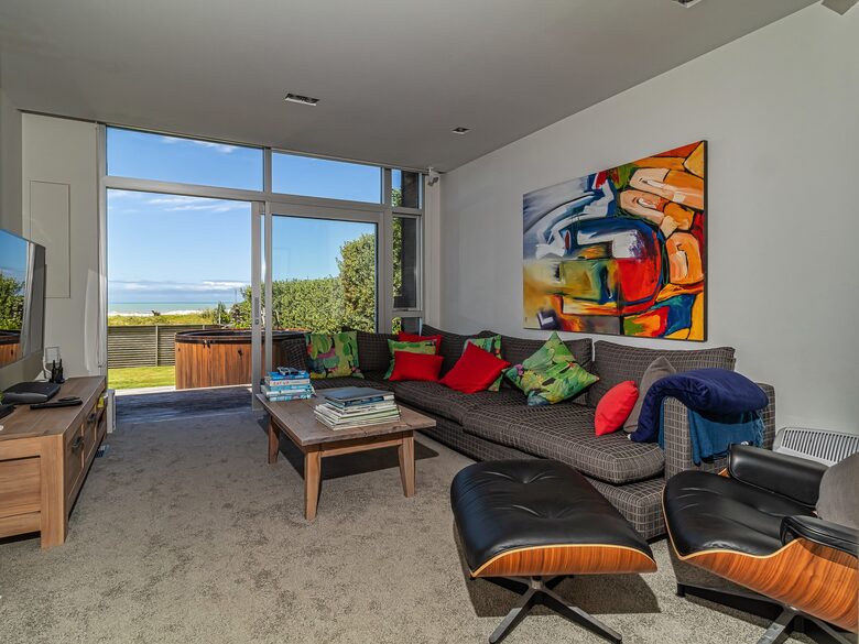 Award-Winning Kiwi Beach! - Waimarama, New Zealand