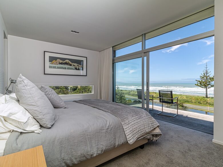 Award-Winning Kiwi Beach! - Waimarama, New Zealand