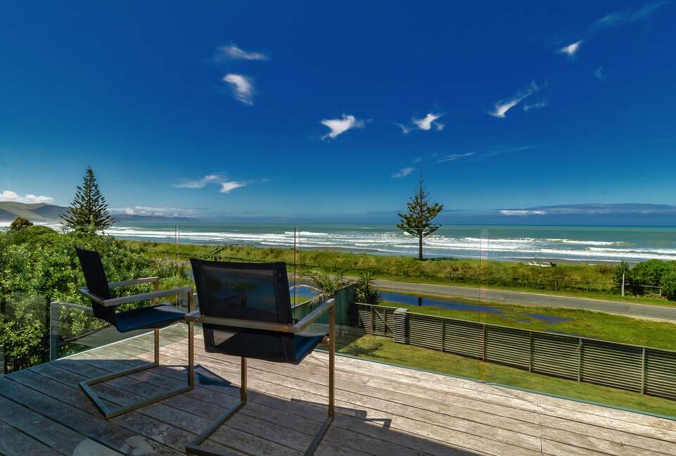 Award-Winning Kiwi Beach! - Waimarama, New Zealand