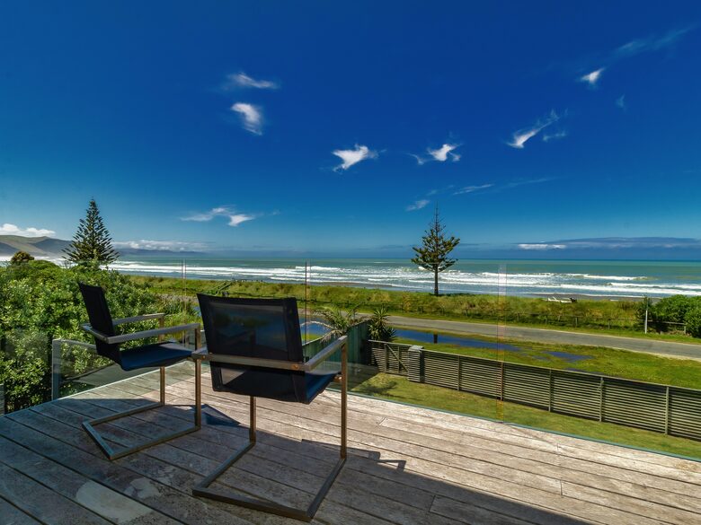 Award-Winning Kiwi Beach! - Waimarama, New Zealand