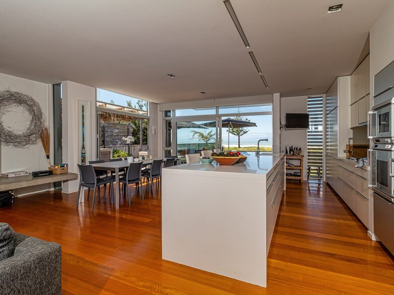 Award-Winning Kiwi Beach! - Waimarama, New Zealand