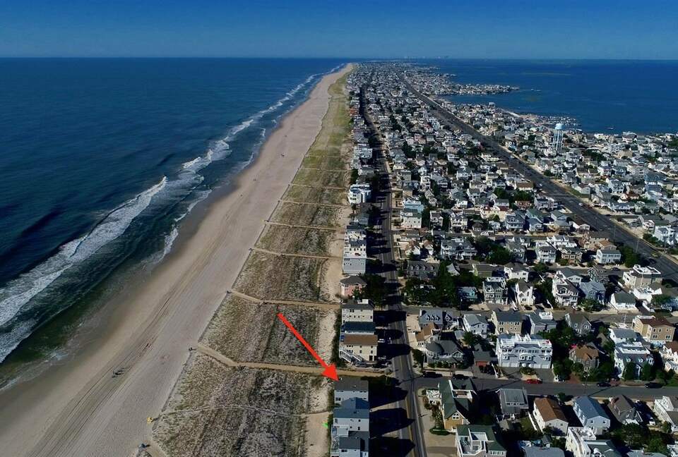 LBI Oceanfront Beach House - Brant beach, New Jersey