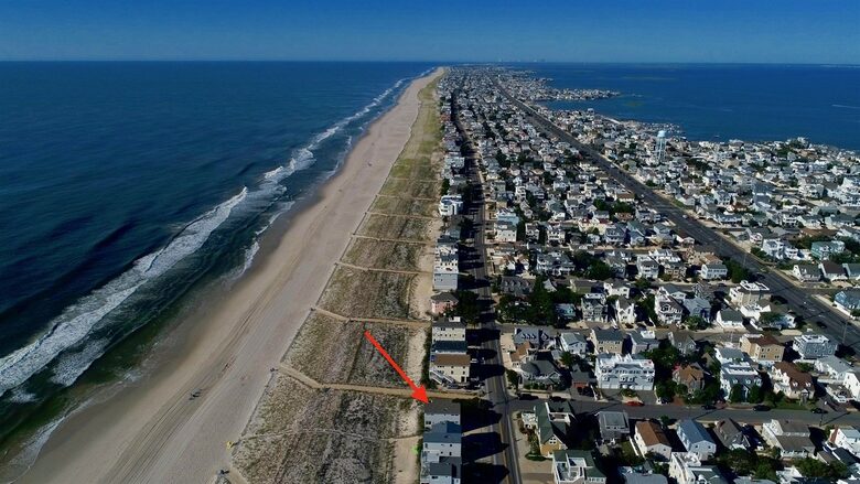 LBI Oceanfront Beach House - Brant beach, New Jersey