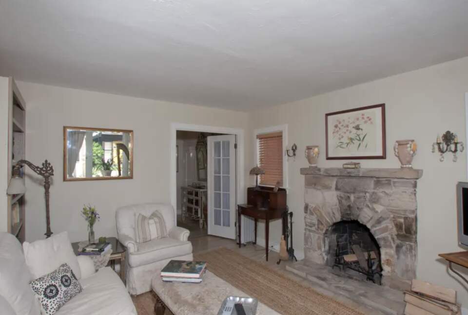 Storybook Cottage at Lover's Point - Pacific Grove, California