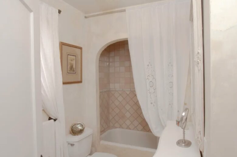 Storybook Cottage at Lover's Point - Pacific Grove, California