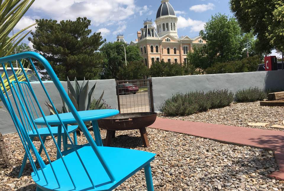 The 105 Lincoln - Marfa, Texas