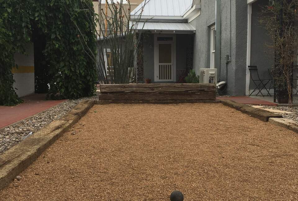 The 105 Lincoln - Marfa, Texas