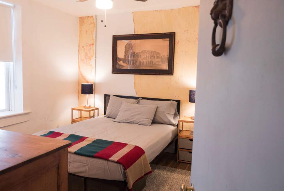 The 105 Lincoln - Marfa, Texas