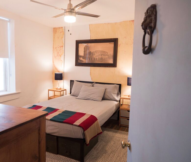 The 105 Lincoln - Marfa, Texas