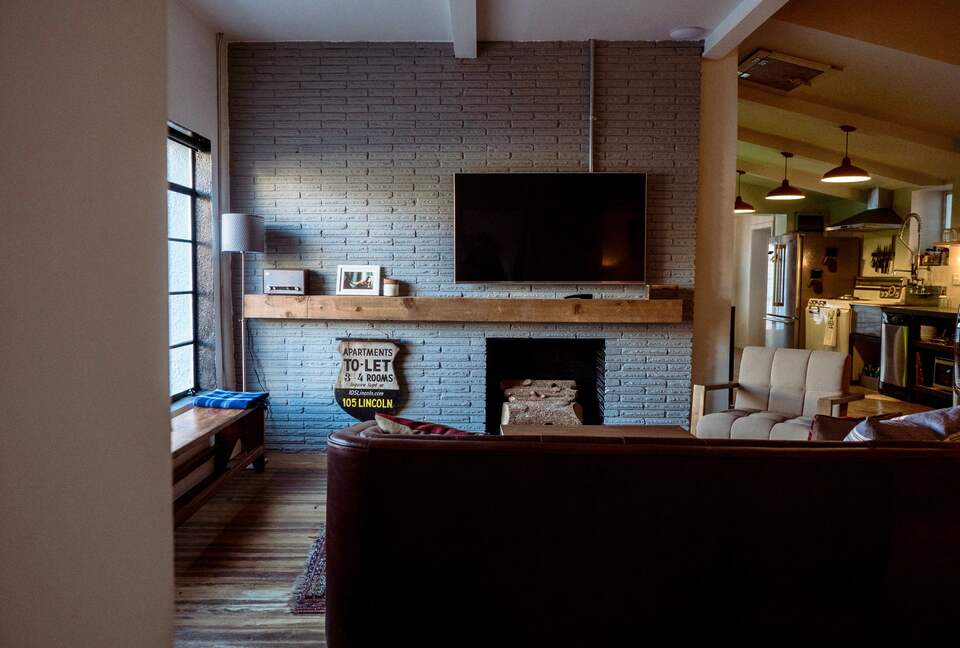 The 105 Lincoln - Marfa, Texas