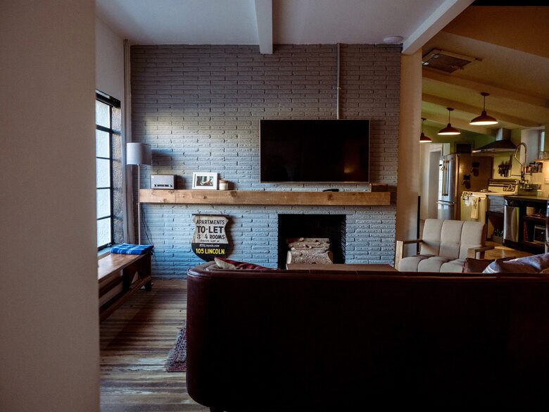 The 105 Lincoln - Marfa, Texas