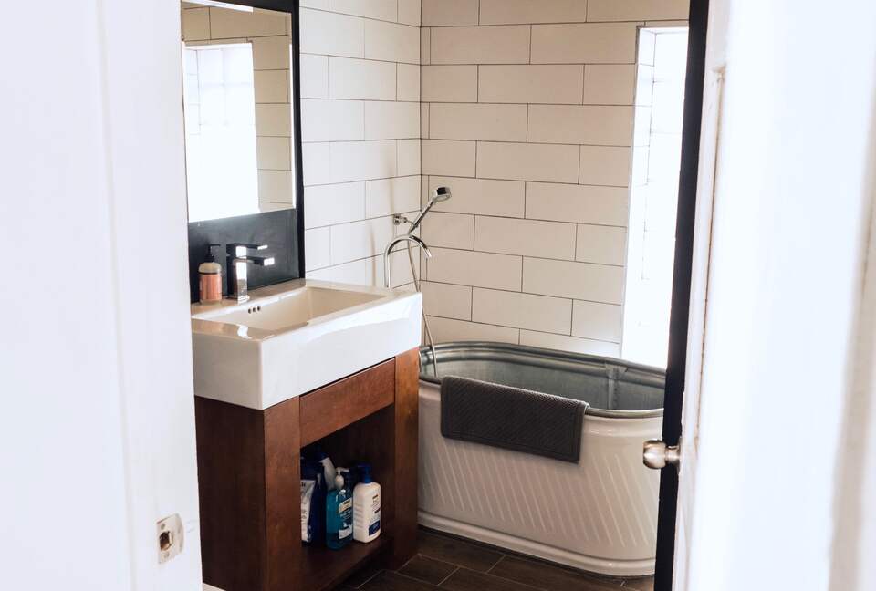 The 105 Lincoln - Marfa, Texas