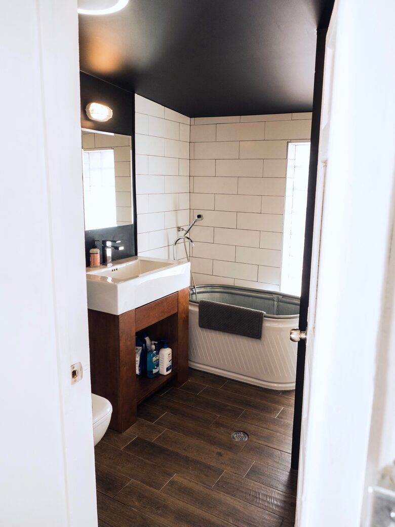 The 105 Lincoln - Marfa, Texas