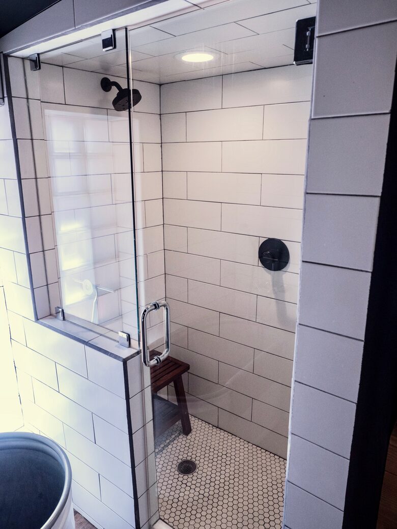 The 105 Lincoln - Marfa, Texas